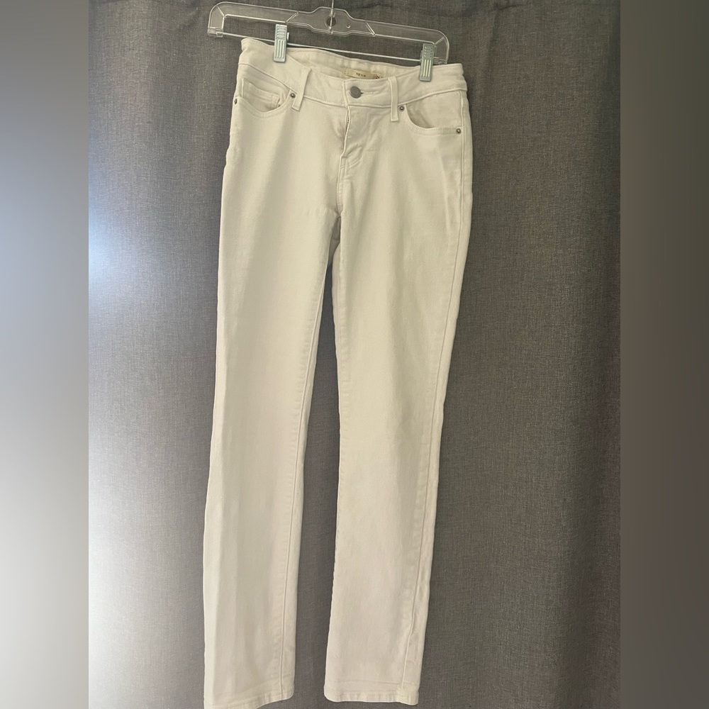 White Levi straight leg jeans